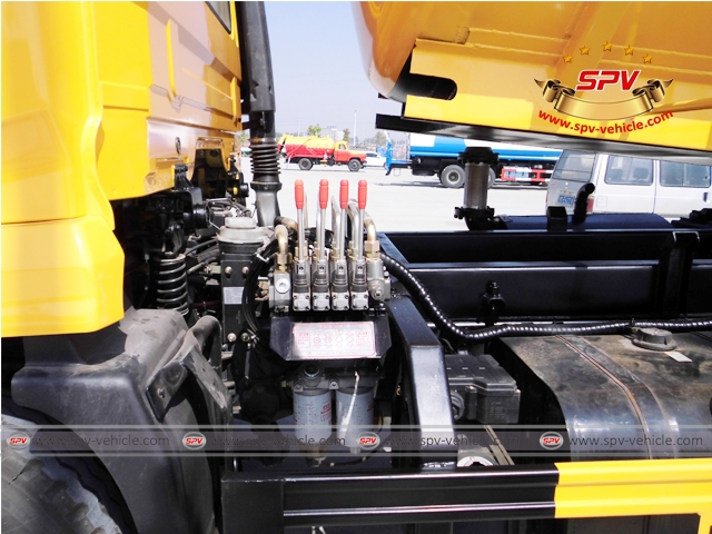 8,000 Litres Sewage Vacuum Suction Truck 8,000 Litres Sewage Vacuum Suction Truck